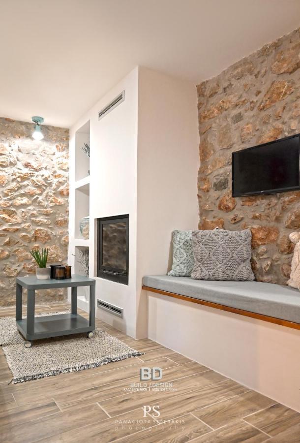 Pyrgos Houses And Restaurant Avgonima Exterior photo